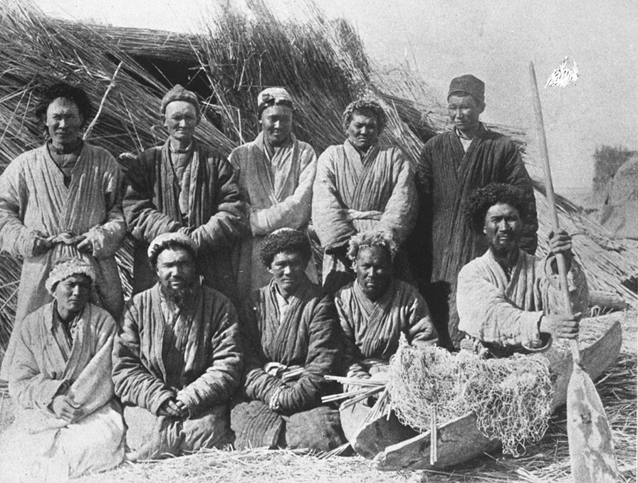 Making the most of scarce biological resources in the desert: Loptuq material culture in Eastern Turkestan around 1900
