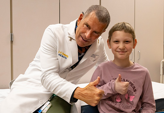 Surgeons use collarbone to create new upper arm for young cancer patient