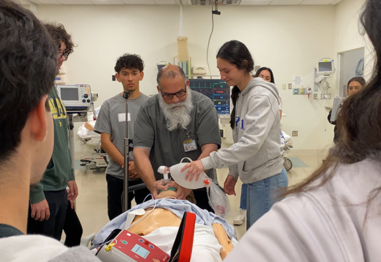 School of Medicine hosts Merced County teenagers and encourages them to become physicians