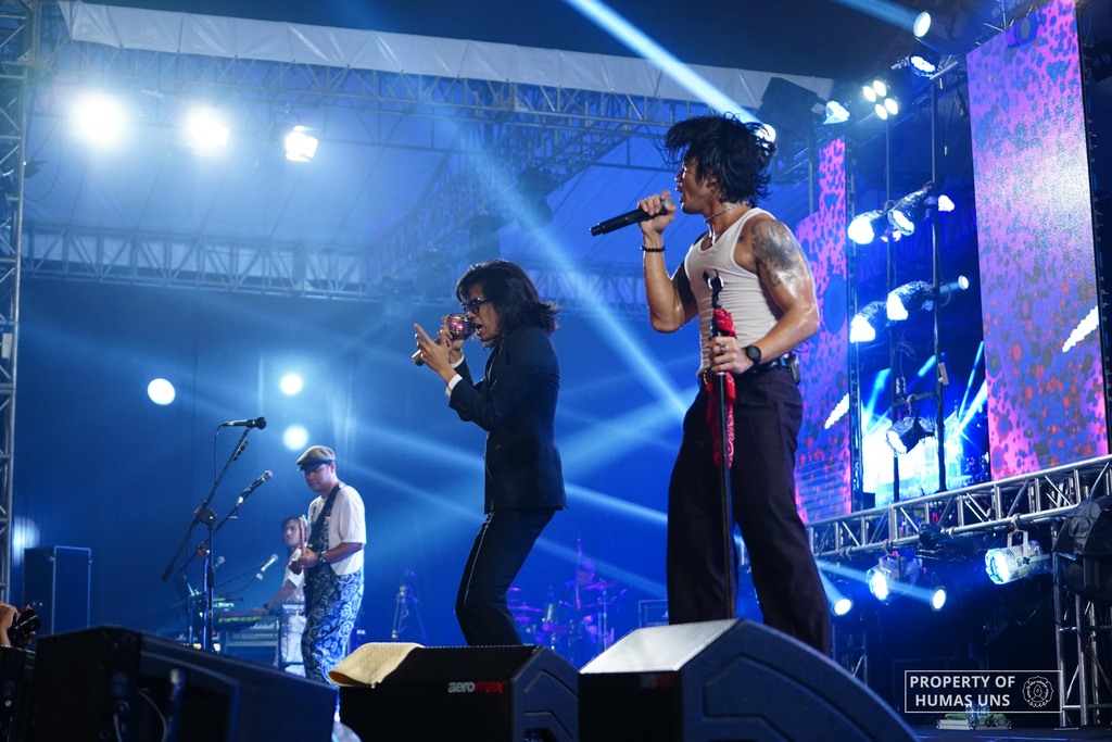 Festive and Lively! #DemiIndonesia Bahagia in UNS Presents Nidji and The Changcuters