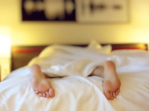 Effectiveness of an App-Based Short Intervention to Improve Sleep: Randomized Controlled Trial