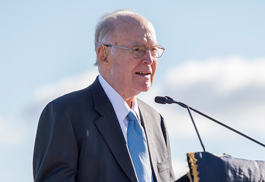 School of Nursing co-founder Gordon Moore dies at age 94
