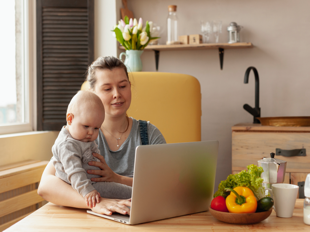 Delivering a Postpartum Weight Loss Intervention via Facebook or In-Person Groups: Results From a Randomized Pilot Feasibility Trial