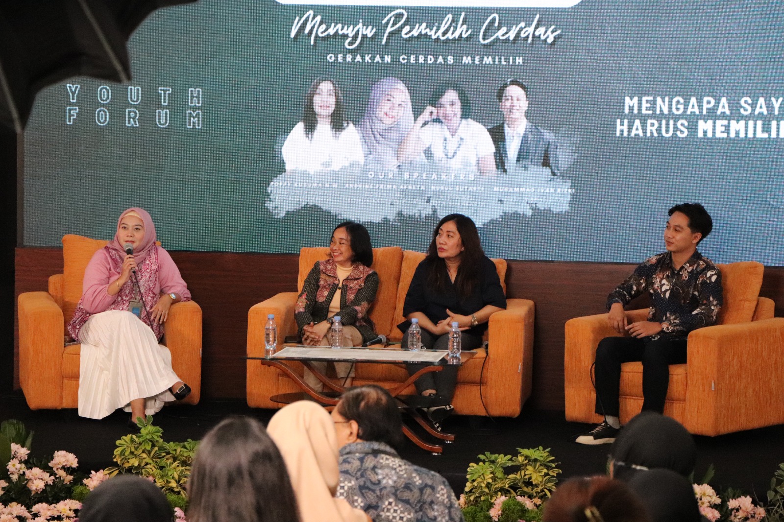 FISIP UNS and VOI Encourage Young Generation as Smart Voters