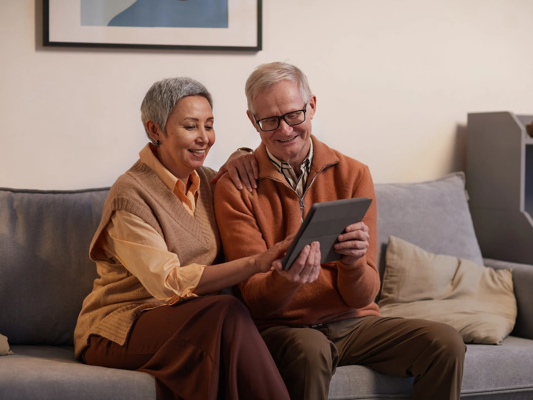 The Use of Telehealth Among People Living With Dementia-Caregiver Dyads During the COVID-19 Pandemic: Scoping Review