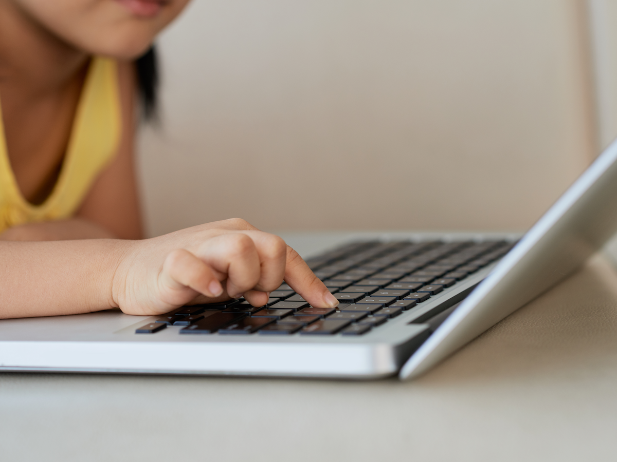 Large Language Models for Epidemiological Research via Automated Machine Learning: Case Study Using Data From the British National Child Development Study