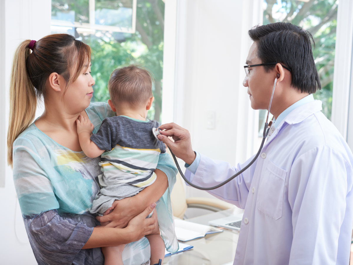 Analyzing and Forecasting Pediatric Fever Clinic Visits in High Frequency Using Ensemble Time-Series Methods After the COVID-19 Pandemic in Hangzhou, China: Retrospective Study